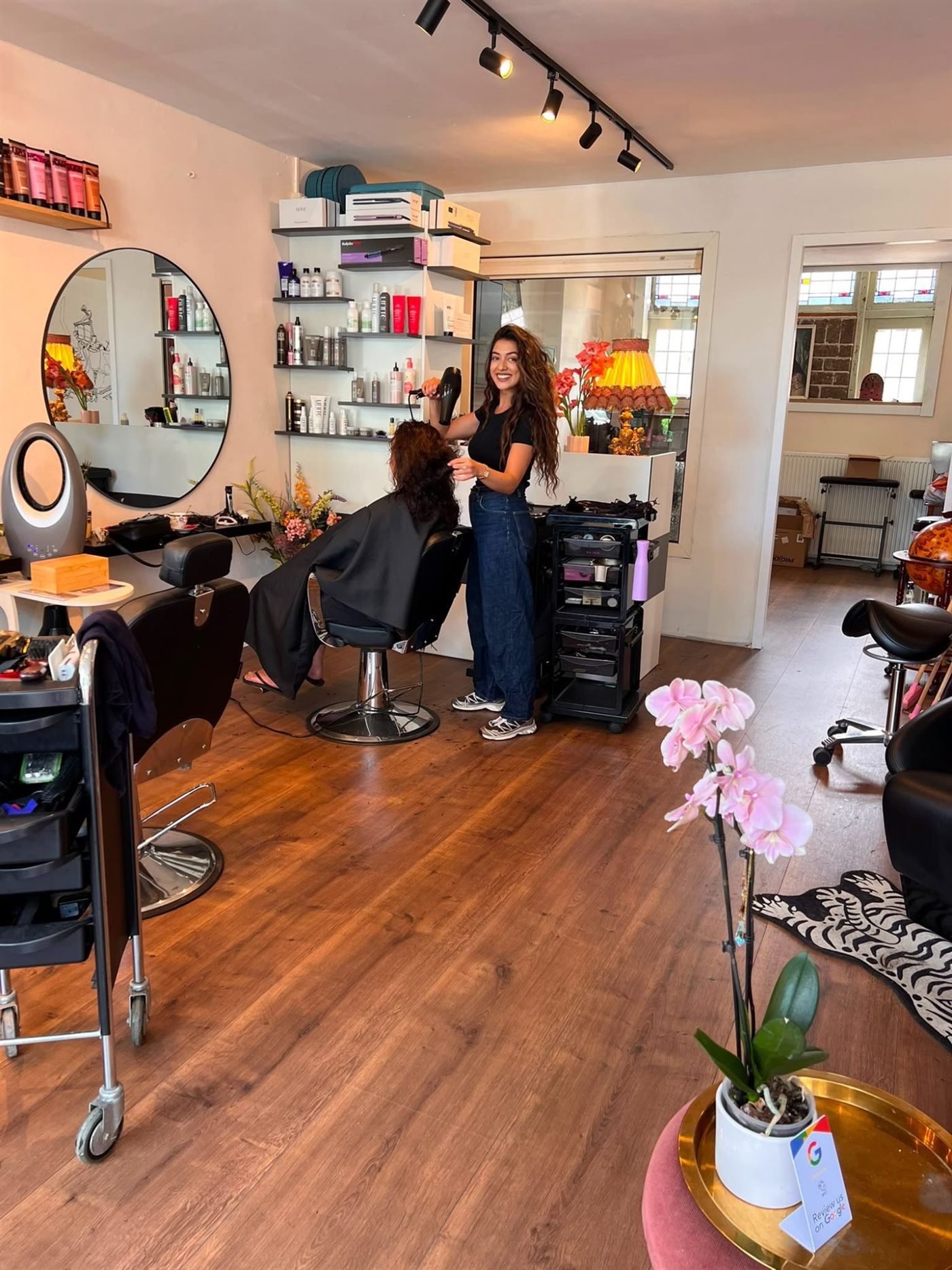 Föhnen en styling bij Hair By Sem